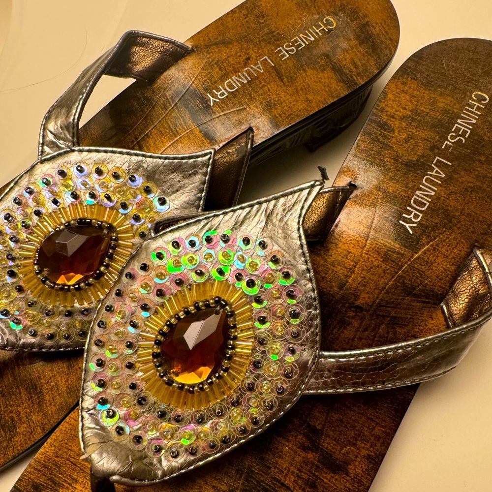🤎 Wooden Chinese Laundry Iridescent Sequin Sandals Size 7 🤎